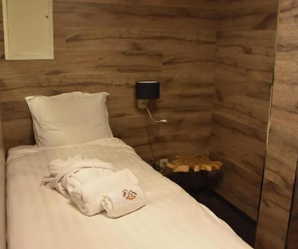 Flat 40 By Malmedreams *